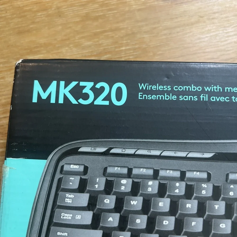 NEW Logitech MK320 Wireless Membrane Keyboard and Mouse Bundle Black